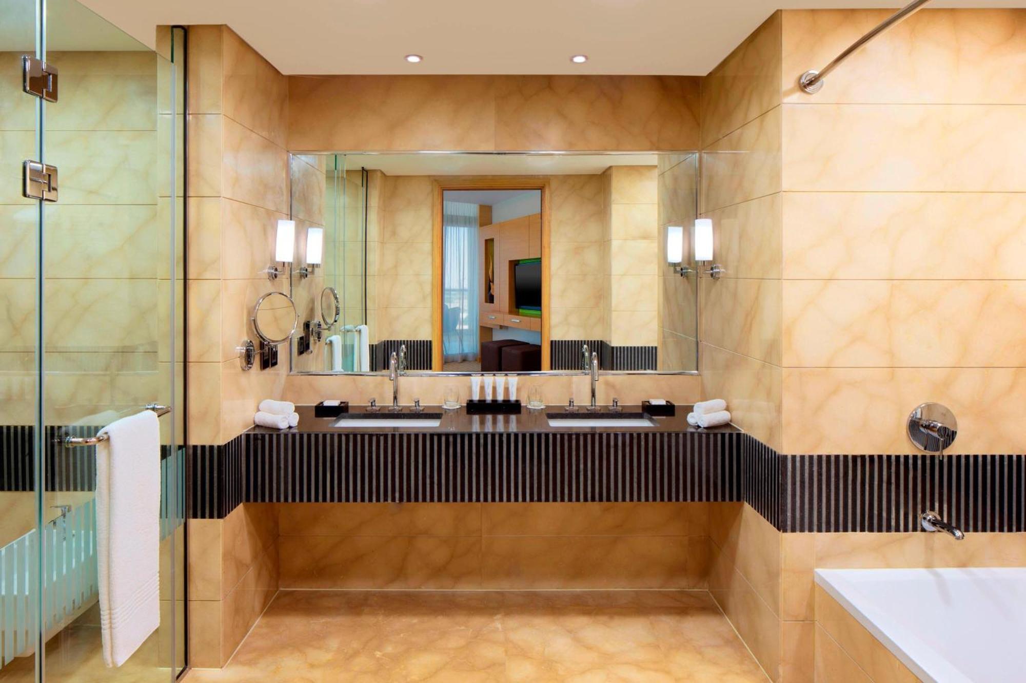Le Meridien Airport Hotel