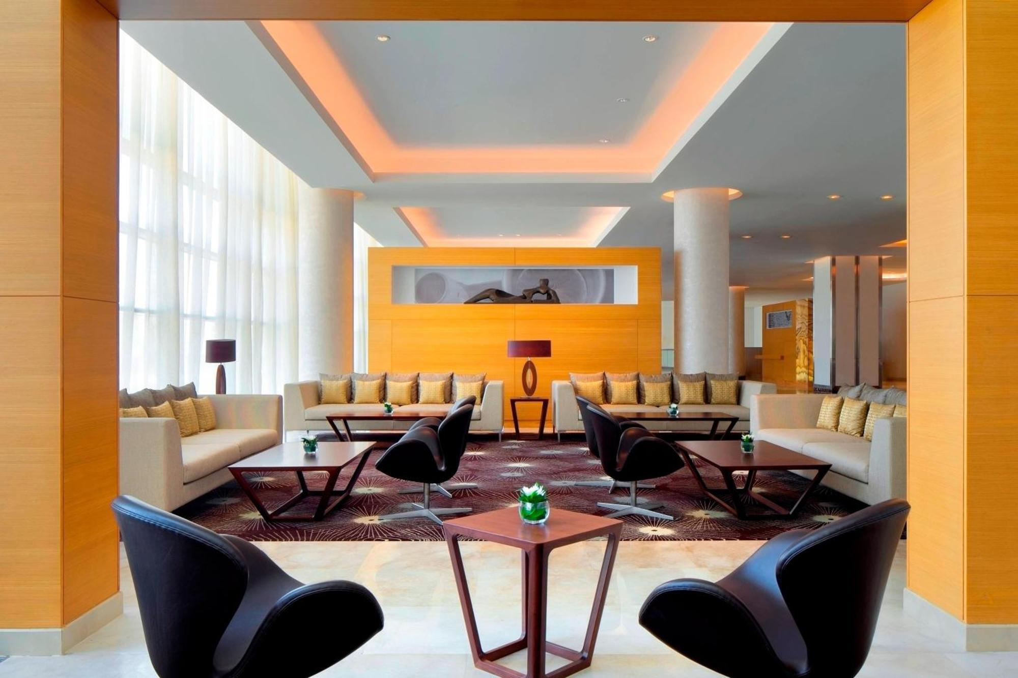Le Meridien Airport 5*