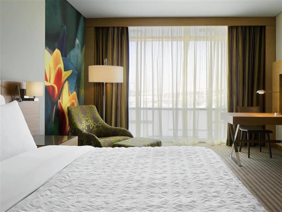 Le Meridien Airport 5*